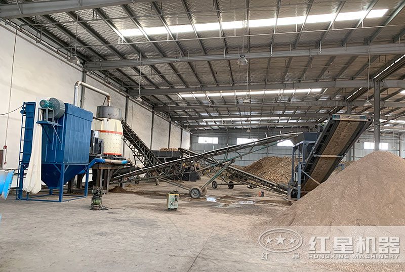 制砂現(xiàn)場用一臺復合式破碎機 制砂現(xiàn)場用一臺復合式破碎機