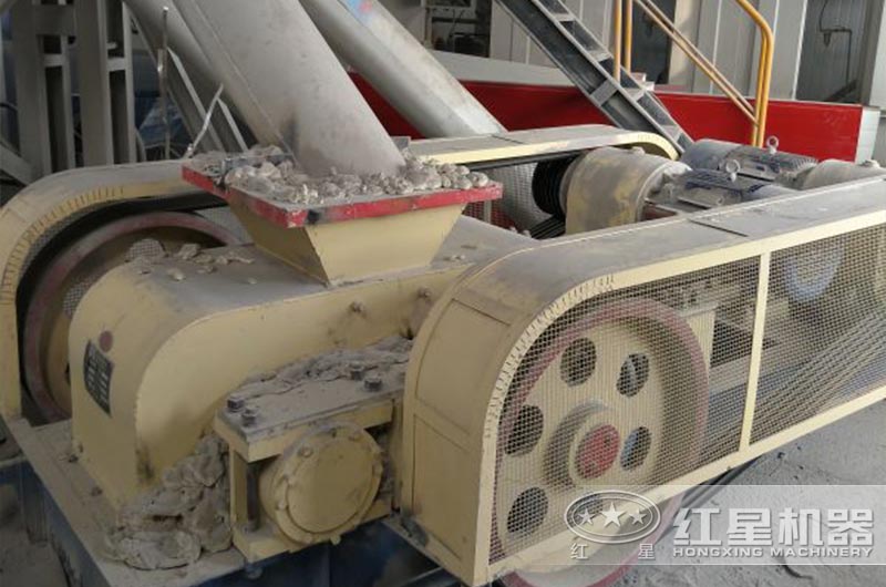 關于對輥式破碎機，客戶最常問的5個問題（紅星老師傅實地講解）