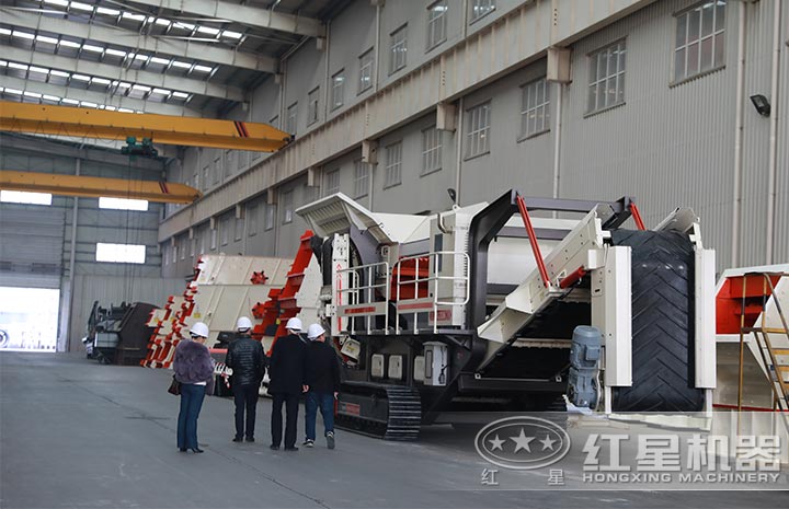 用戶來廠考察，親眼了解移動(dòng)式制砂機(jī)詳情