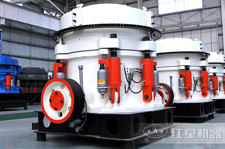 圓錐破碎機(jī)實(shí)拍圖，運(yùn)行平穩(wěn) 后期維護(hù)成本低